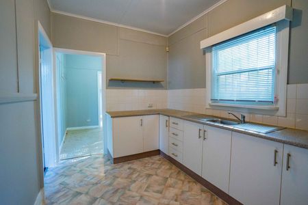 Home For Rent - Photo 4