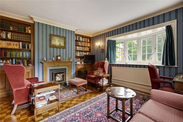 A beautiful Georgian Mill House with private river and rural views. - Photo 1