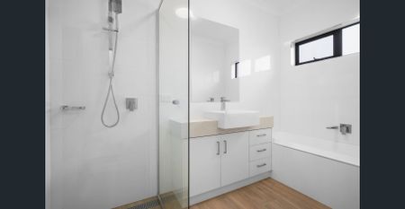 Bright, Modern 2-Bedroom in Northland’s Heart - Photo 5