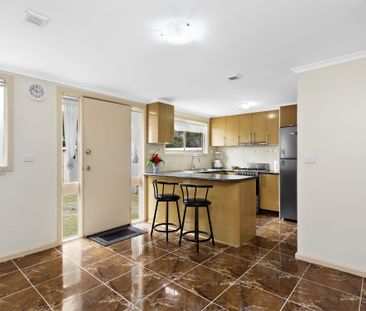 Spacious 4-Bedroom Home with Modern Amenities - Photo 6