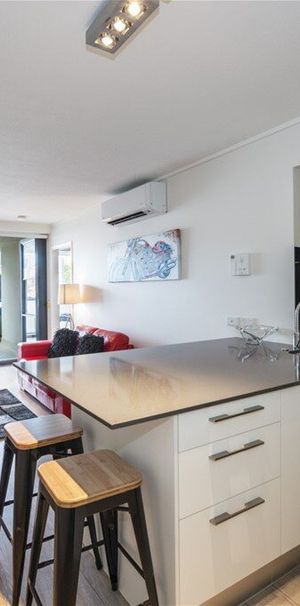 1 bedroom furnished apartment - Photo 1