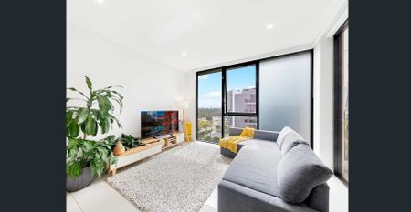 Top-Floor 1 Bedroom Apartment with Sweeping Views - Photo 2