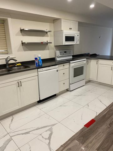 For Lease - 45 Paper Mills Crescent Unit# Lower, Richmond Hill, Ontario - Photo 2