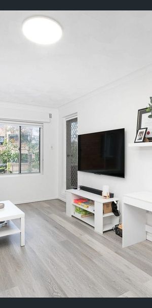 Convenient Beachside Living - Photo 1