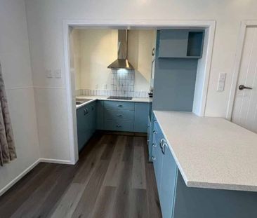 Character family home in Aramoho - Photo 4