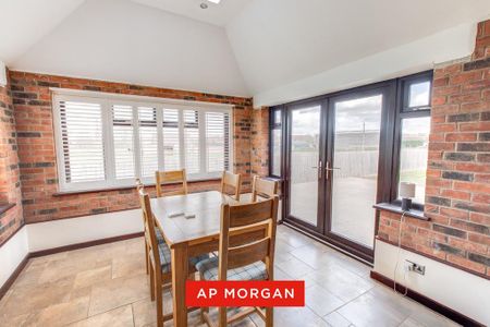 3 bedroom detached house to rent - Photo 2