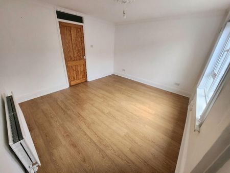 10 Jamaica Way, Ardoyne, North Belfast, BT14 7QX - Photo 3