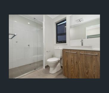 Charming and modern home - Photo 3