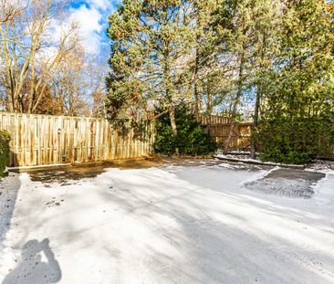 For Lease - 347 Walmer Road Unit# 2nd Floor Unit 3, Toronto, Ontario - Photo 2