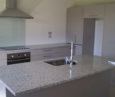 8 Mokihi Gardens, Addington - Photo 4