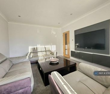 4 bedroom semi-detached house to rent - Photo 5