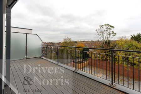 2 bedroom penthouse to rent - Photo 2