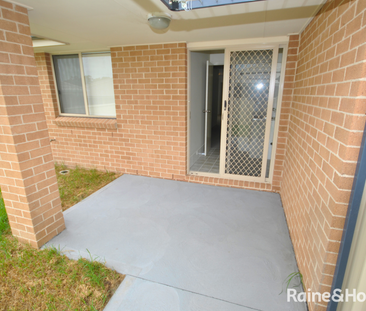 Stylish & Easy-Care Home with Outdoor Entertaining - Photo 4