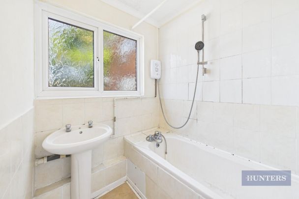 1 bedroom Flat To Let - Photo 1