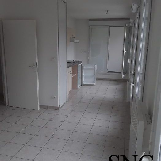 T1 AVEC BALCON ET PARKING - Photo 1