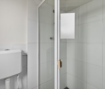 Charming 2-Bedroom Carriage Cottage - Prime Goolwa Location - Photo 5