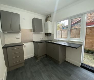 Chanterlands Avenue, Hull - Photo 2