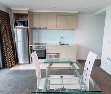 1 bed with city view in Wellington City - Photo 4