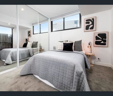 Modern living in a Peaceful East Doncaster Pocket - Photo 4