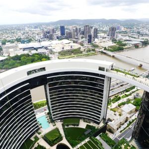 Luxurious Living with Riverview at Queens Wharf Residences - Photo 2