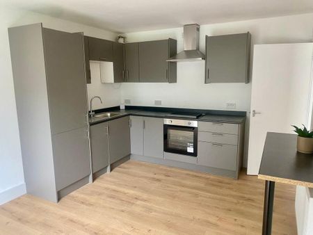 2 bedroom flat to rent - Photo 2