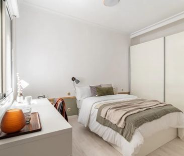 Carrer de Balmes, Barcelona, Catalonia 08006 - Photo 3