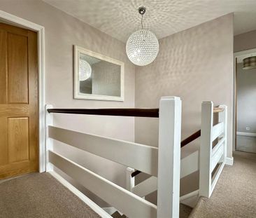 4 bedroom detached house to rent - Photo 2