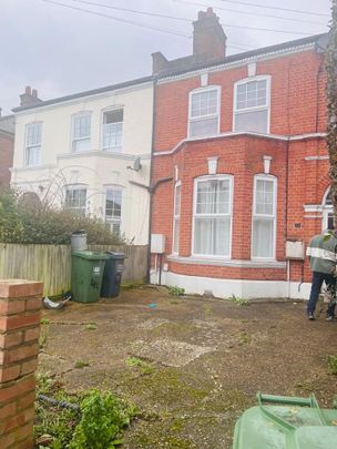 Room in a Shared House, St Fillans Road, SE6 - Photo 1