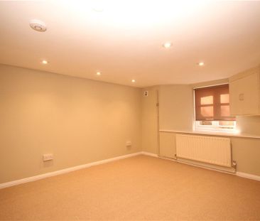 Oxford Terrace, Guildford, Surrey, GU1 3RJ - Photo 2