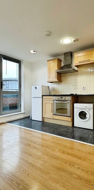 2 bedroom property to rent - Photo 1