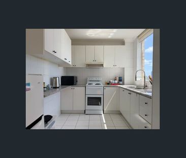 Spacious Apartment in a Prime Strathfield Location - Photo 5