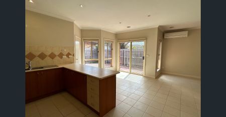 BEAUTIFUL LOW MAINTENANCE HOME - TULLAMARINE - Photo 4