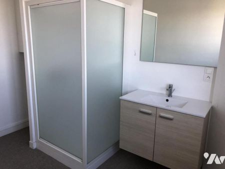 COUTANCES, place Général de Gaulle, appartement 4 pièces - Photo 5