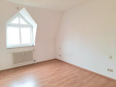 Helle Single-Dachgeschosswohnung mit Südloggia und Fahrstuhl in zentraler Lage von Recklinghausen. - Foto 2