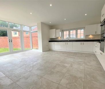 4 Bedroom Detached To Let - Photo 3