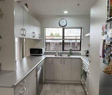 Not Your Average Townhouse - Photo 4