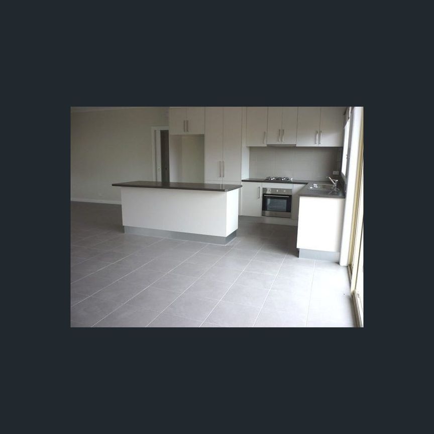 Conveniently Located 2-Bedroom Unit in Frankston - Photo 1