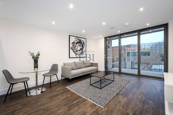 Kempton House, 122 High Street, TW18 4EQ - Photo 1