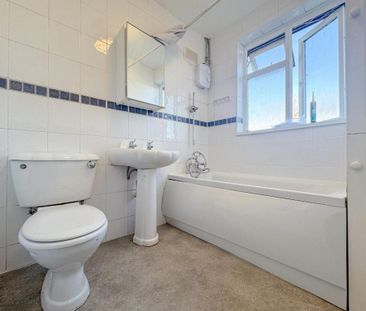 3 bedroom semi-detached house to rent - Photo 6