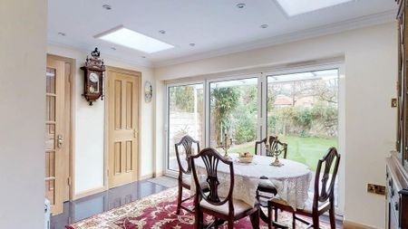 3 bedroom terraced house to rent - Photo 3