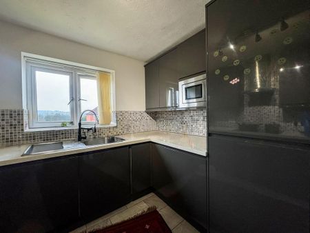 2 bedroom flat to rent - Photo 4