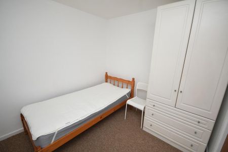 6 bedroom house to rent - Photo 2