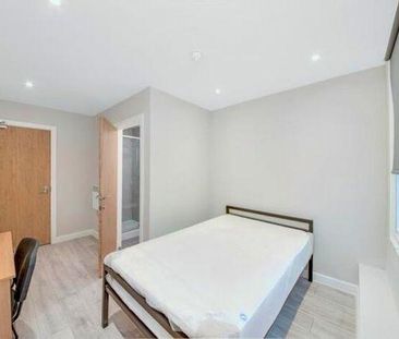 1 bedroom in a flat share to rent - Photo 1