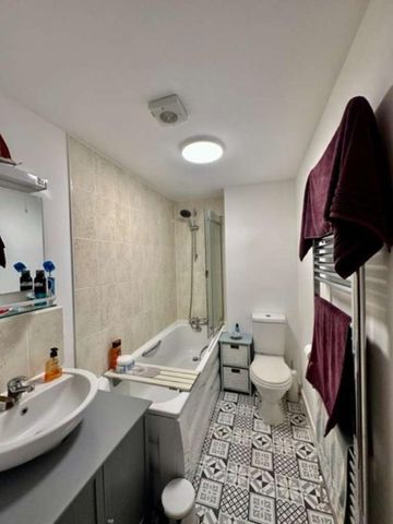 The Lantern Building, Davidson Close, SO45 - Photo 3