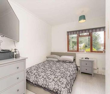 The Avenue, Hornchurch, Hornchurch, RM12 - Photo 3