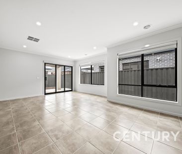 Modern Family Home with Two Lounge Rooms - Photo 3