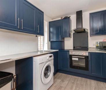 3 bed House - Semi-Detached To Let - Photo 4