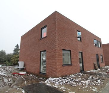 Energiezuinige nieuwbouwwoning te huur in rustige wijk te Sijsele - Photo 2