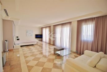 Luxury 2 bedrooms Penthouse Duplex for rent in Nueva Andalucia