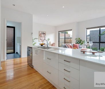 Charming 3-Bedroom Townhouse in Westmeadows - Photo 1